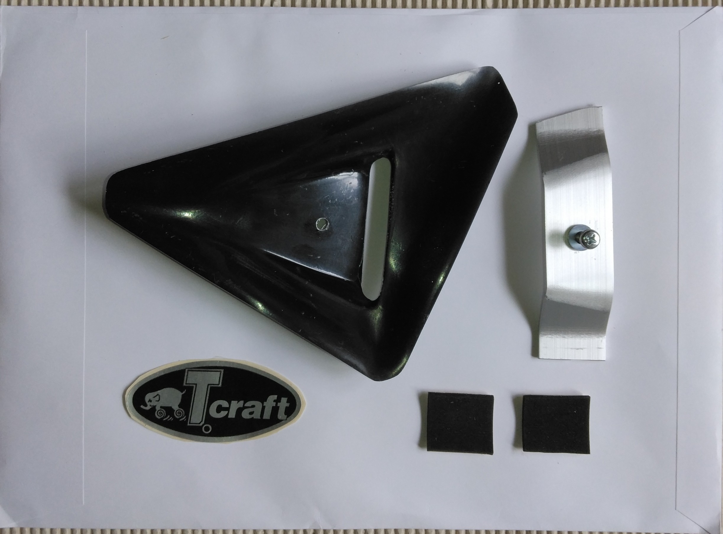 #040 ドゥカティST系用 遮熱三角プレート